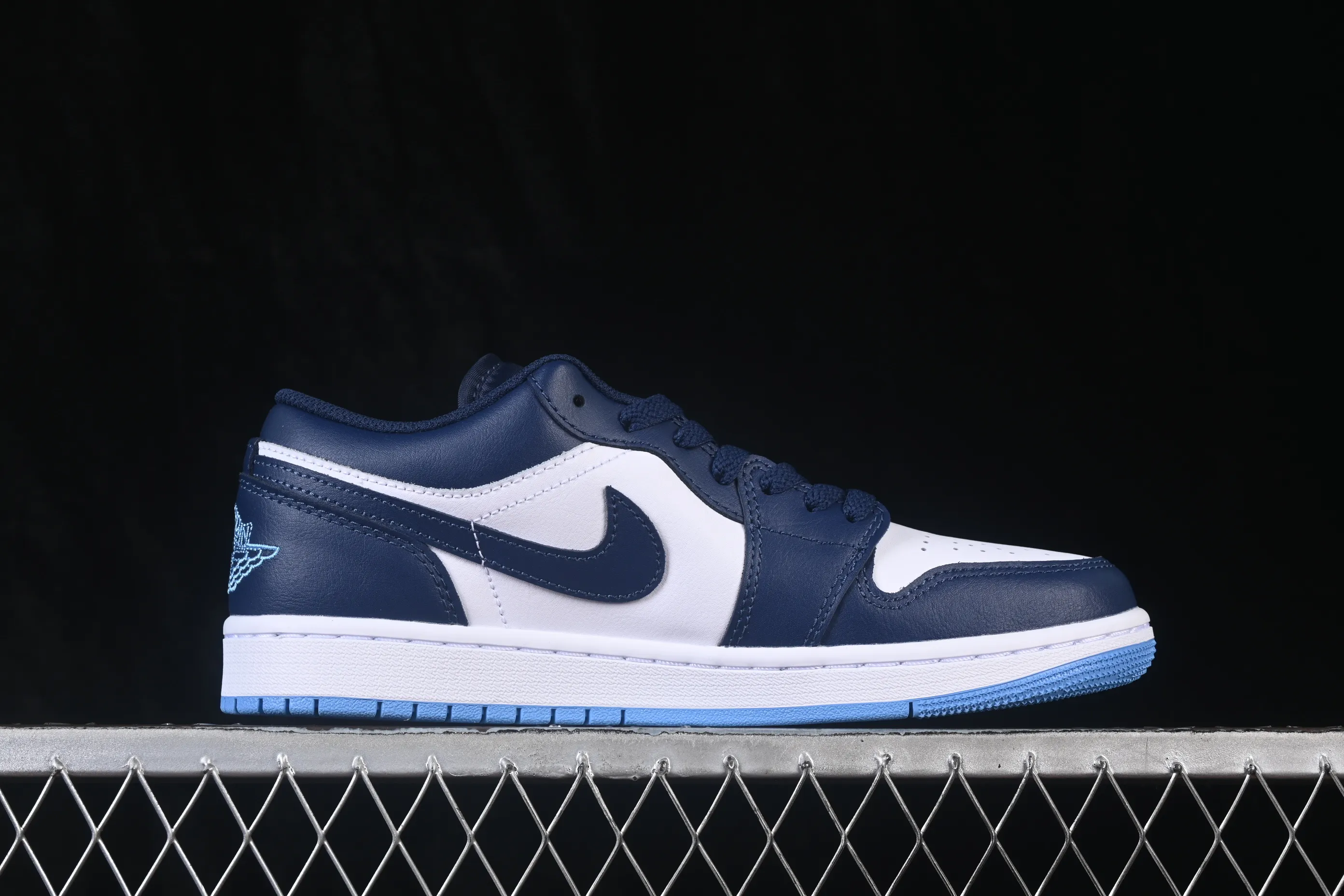 All categories Air Jordan Jordan series basketball shoes Air Jordan 1 Low G version pure original Air Jordan 1 Low AJ1 Joe 1 white and blue low-top retro cultural basketball shoes 553558-404